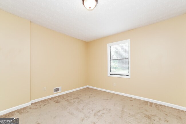 Building Photo - 4027 Evelyn Dr