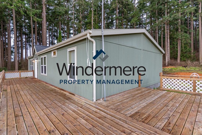 Building Photo - Charming Woodland Retreat in Coupeville, WA!