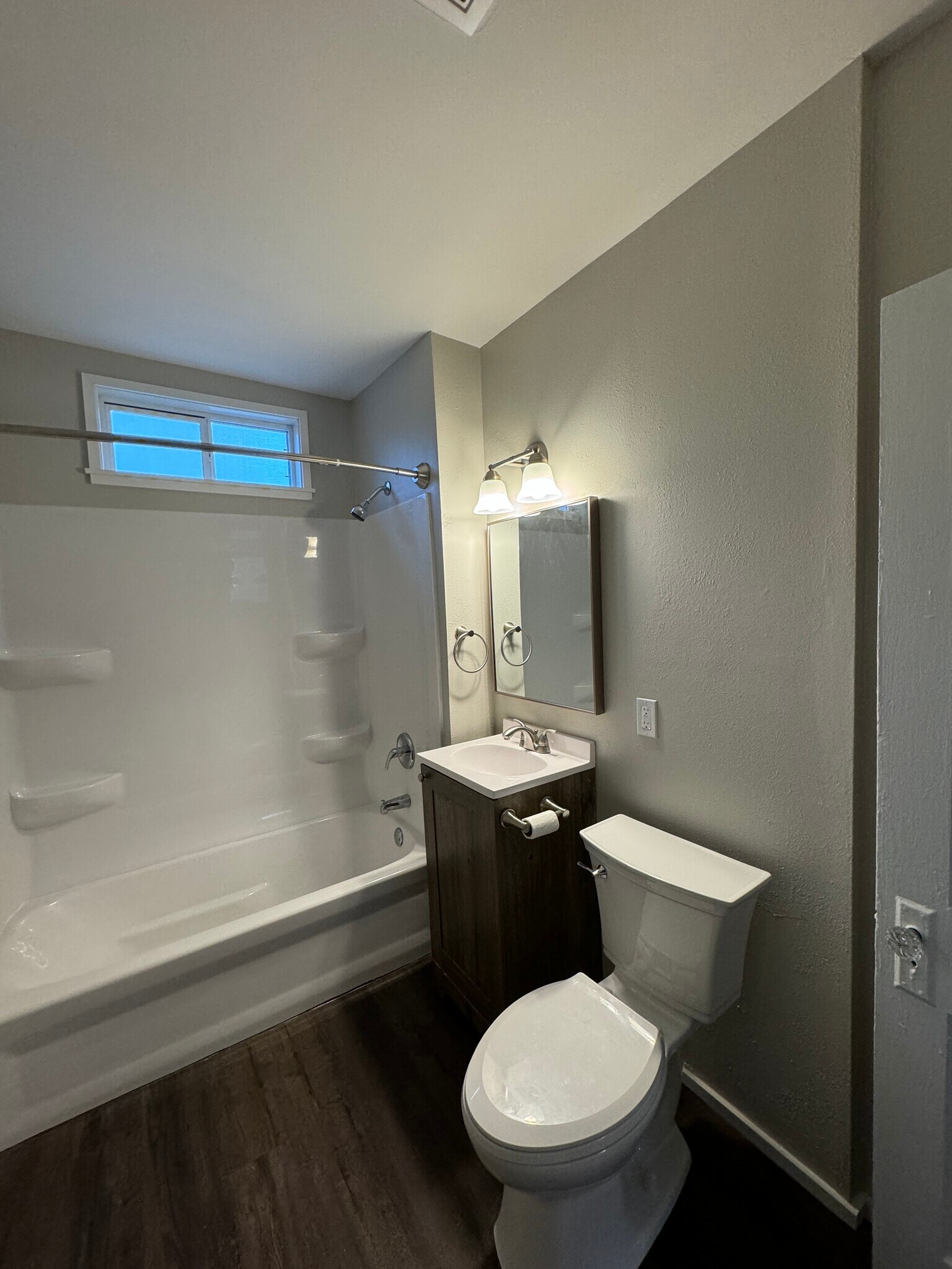 Building Photo - 1865 Fisher St