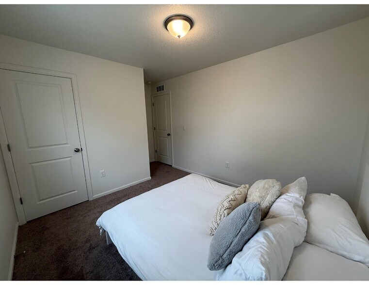 Bedroom 2 - 6027 Notch Top Way