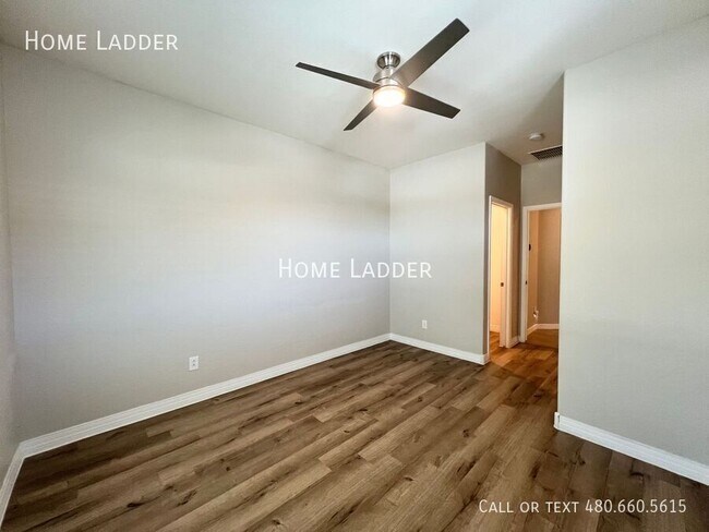 Building Photo - 2936 E Tonto Dr