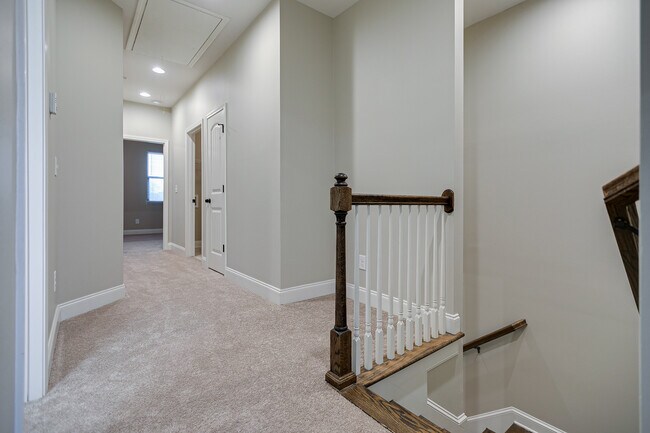 Building Photo - 2576 Wellesley Square Dr