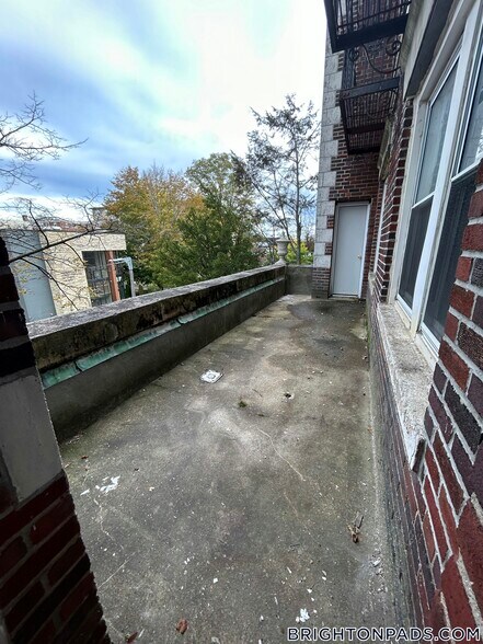 Building Photo - 116 Washington St