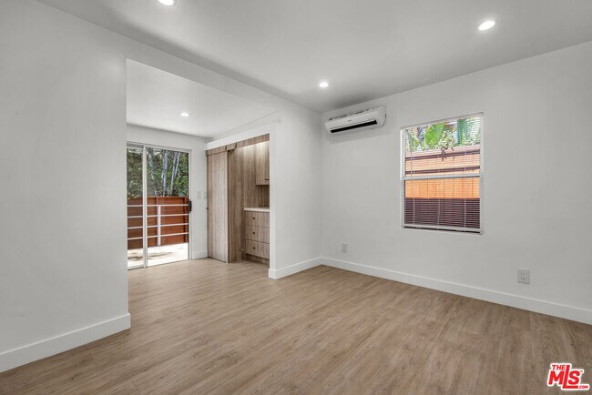 Building Photo - 825 San Miguel Ave