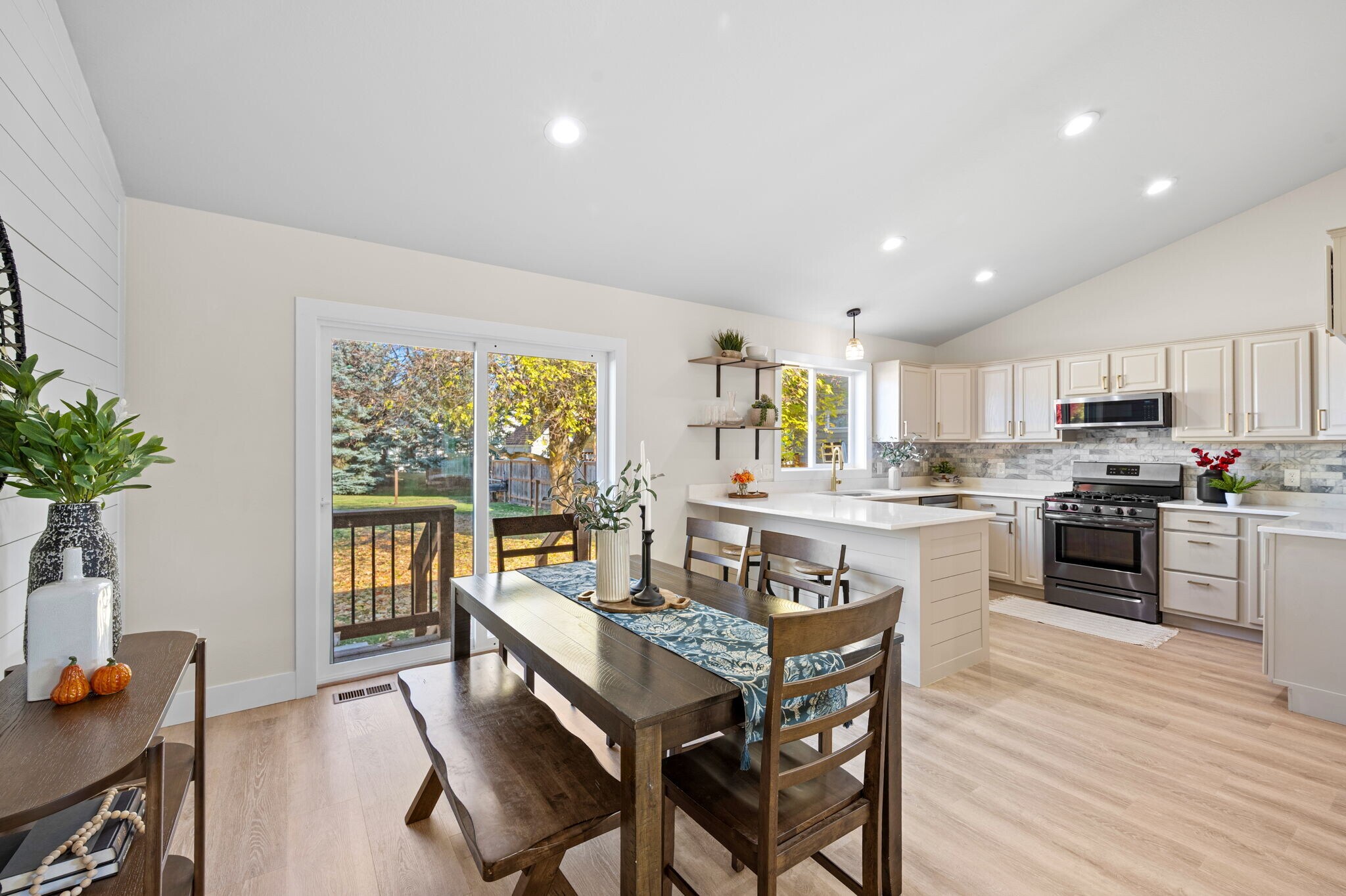 Building Photo - 1721 Northshore Dr