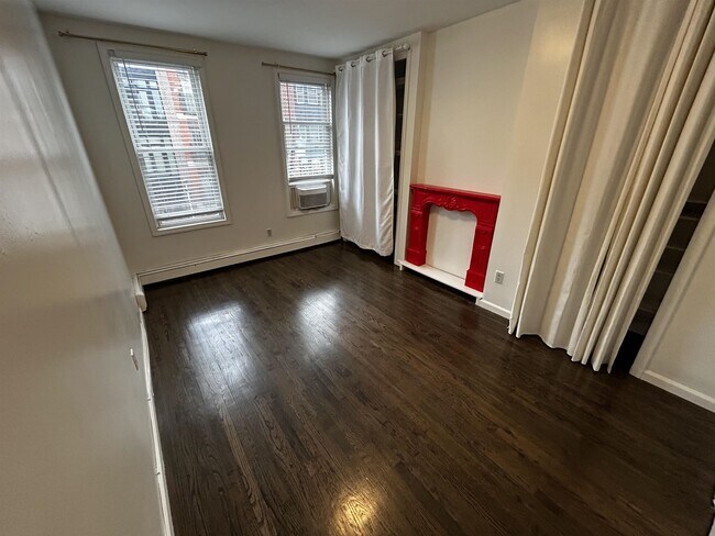 Building Photo - 63 Madison St