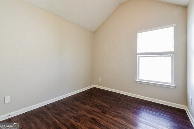 Building Photo - 3518 Rosebud Park Dr