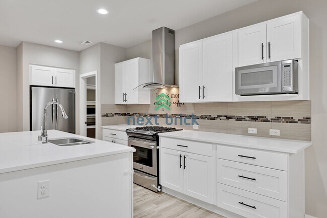 Building Photo - 3 BED & 2.5 BATH SINGLE FAMILY HOUSE FOR RENT