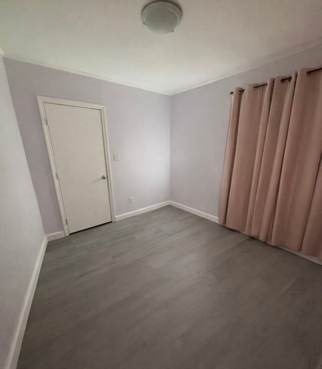 Building Photo - 9 Fulton St