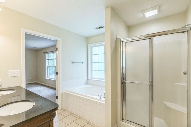 Building Photo - 20860 Ark Ct