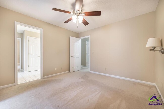 Building Photo - 127 Hudson Way