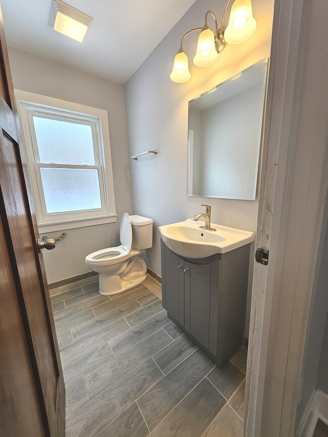 Building Photo - 16637 W Brockman Ave