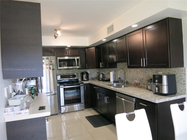 Building Photo - 1300 SW 122nd Ave