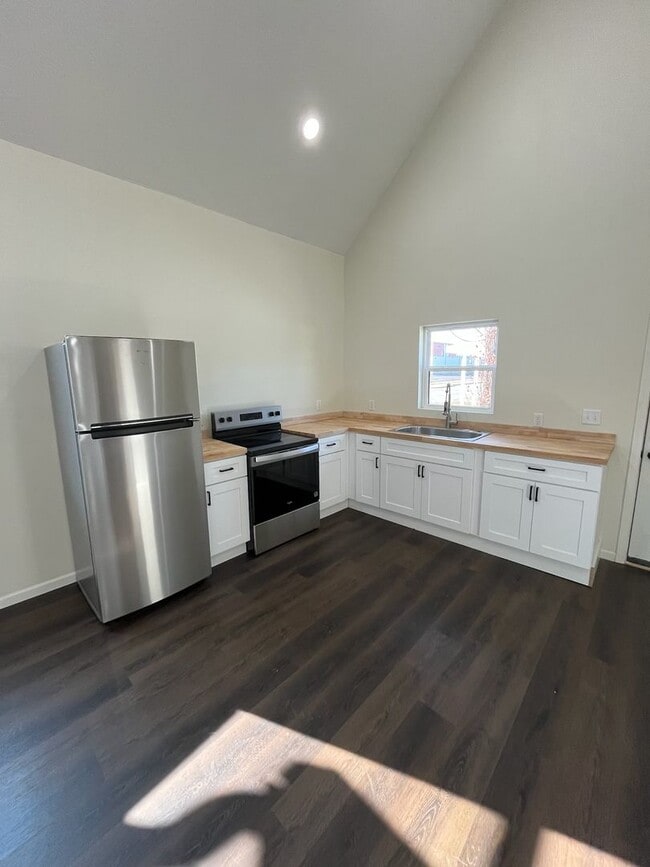 Building Photo - 2+ BEDROOM 1 BATHROOM HOUSE FOR RENT