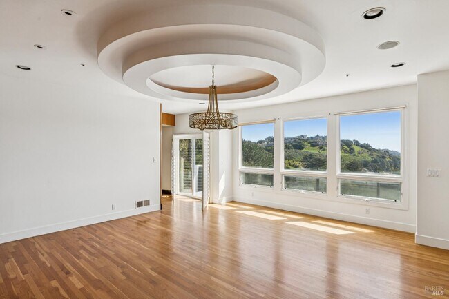 Building Photo - 95 Spring Ln