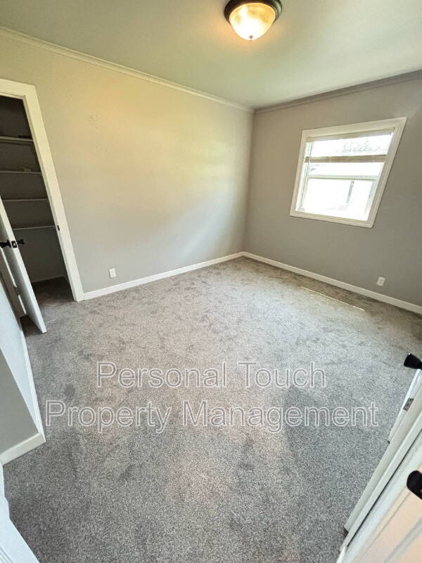 Building Photo - 1541 10th St S