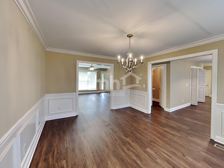 Building Photo - 3012 Clyde Cir