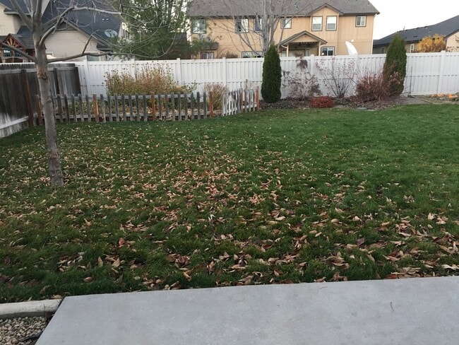 Building Photo - Perfect 4 bed 2.5 ba home in the desirable...