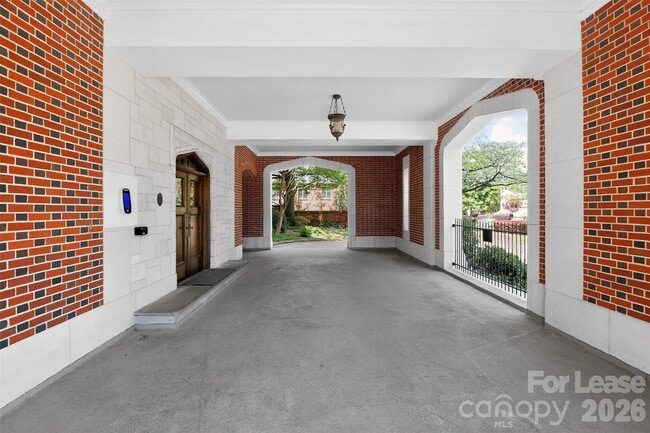 Building Photo - 301 W 10th St