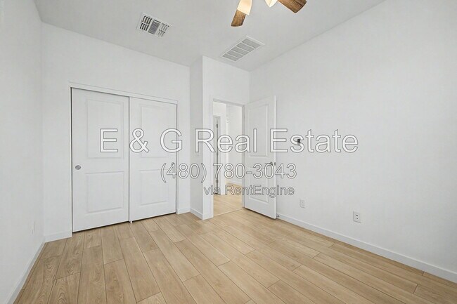 Building Photo - 2771 S Chippewa Dr