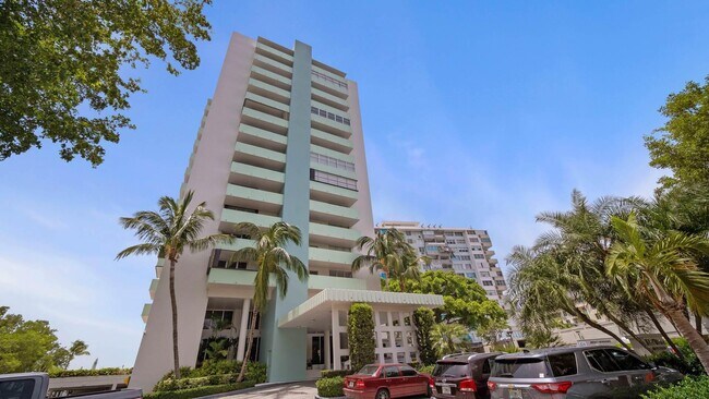 Building Photo - 5 Island Ave
