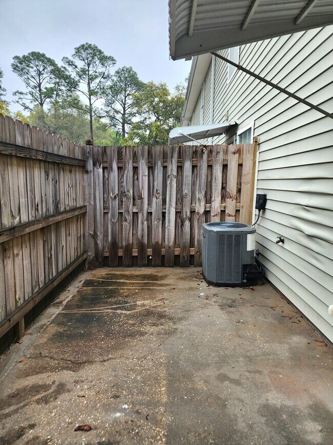 Building Photo - Town Home in Gulf Shores!