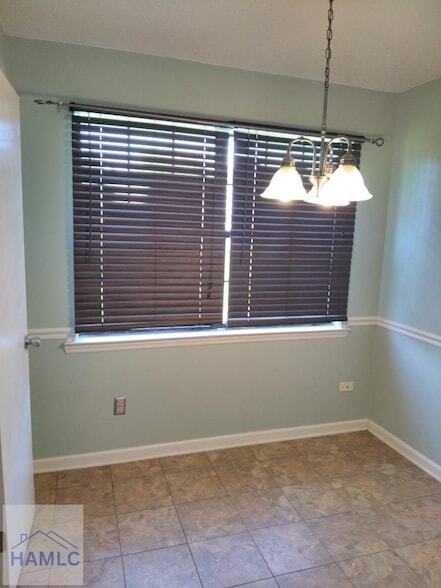 Building Photo - 905 King Air Ct