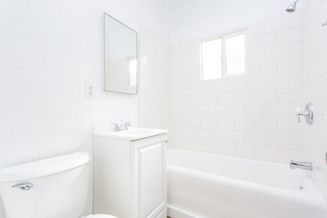 Building Photo - 4780-4780 Oregon St