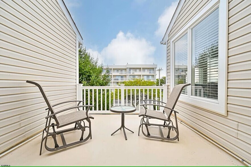 Building Photo - 518 W Brigantine Ave