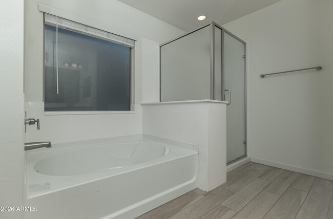 Building Photo - 6018 W Hartford Ct