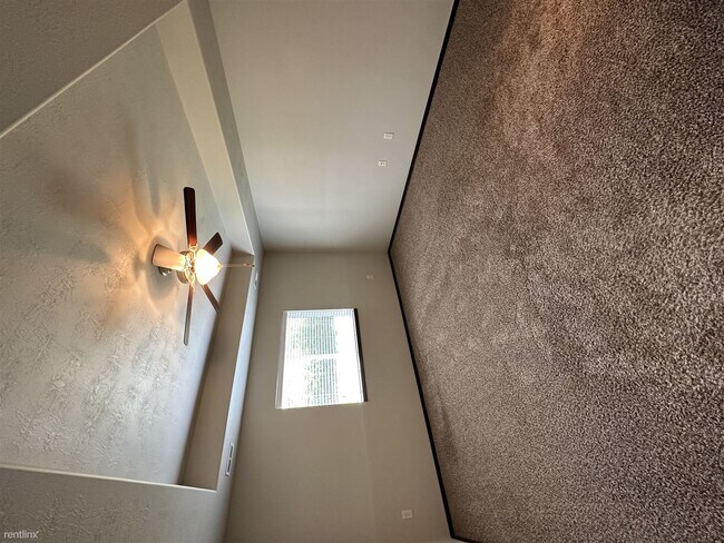 Building Photo - 3 br, 2 bath House - Southwoods Villas Sou...