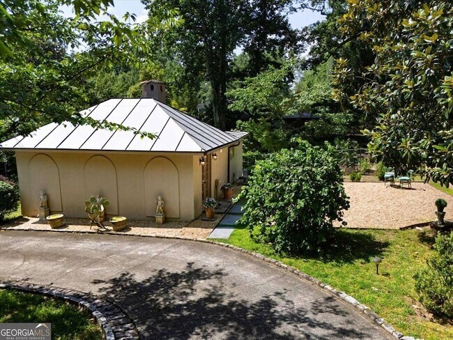 Building Photo - 2538 Parkside Dr NE