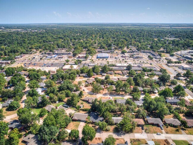 Building Photo - 1320 Avondale Dr
