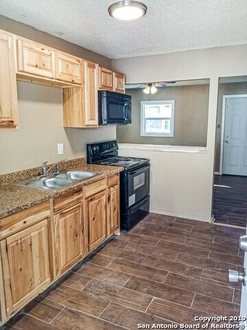 Building Photo - 1026 Edison Dr