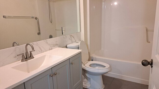 Building Photo - 13200 W Newberry Rd