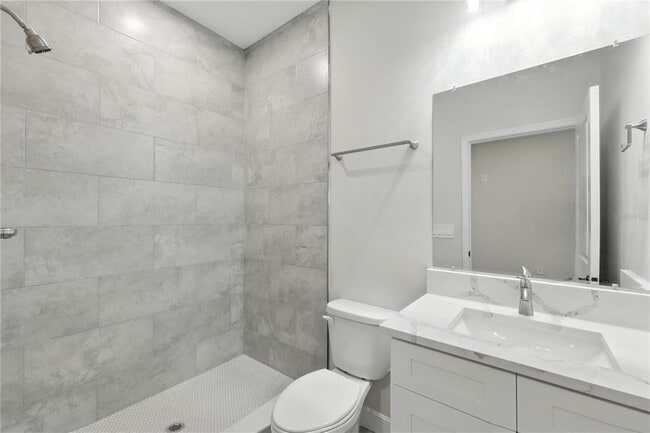 Building Photo - 8714 N Highland Ave