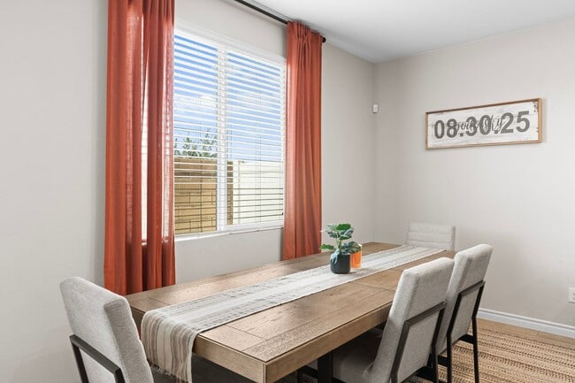 Building Photo - Beautiful 2 Story TownHome in Inspirada