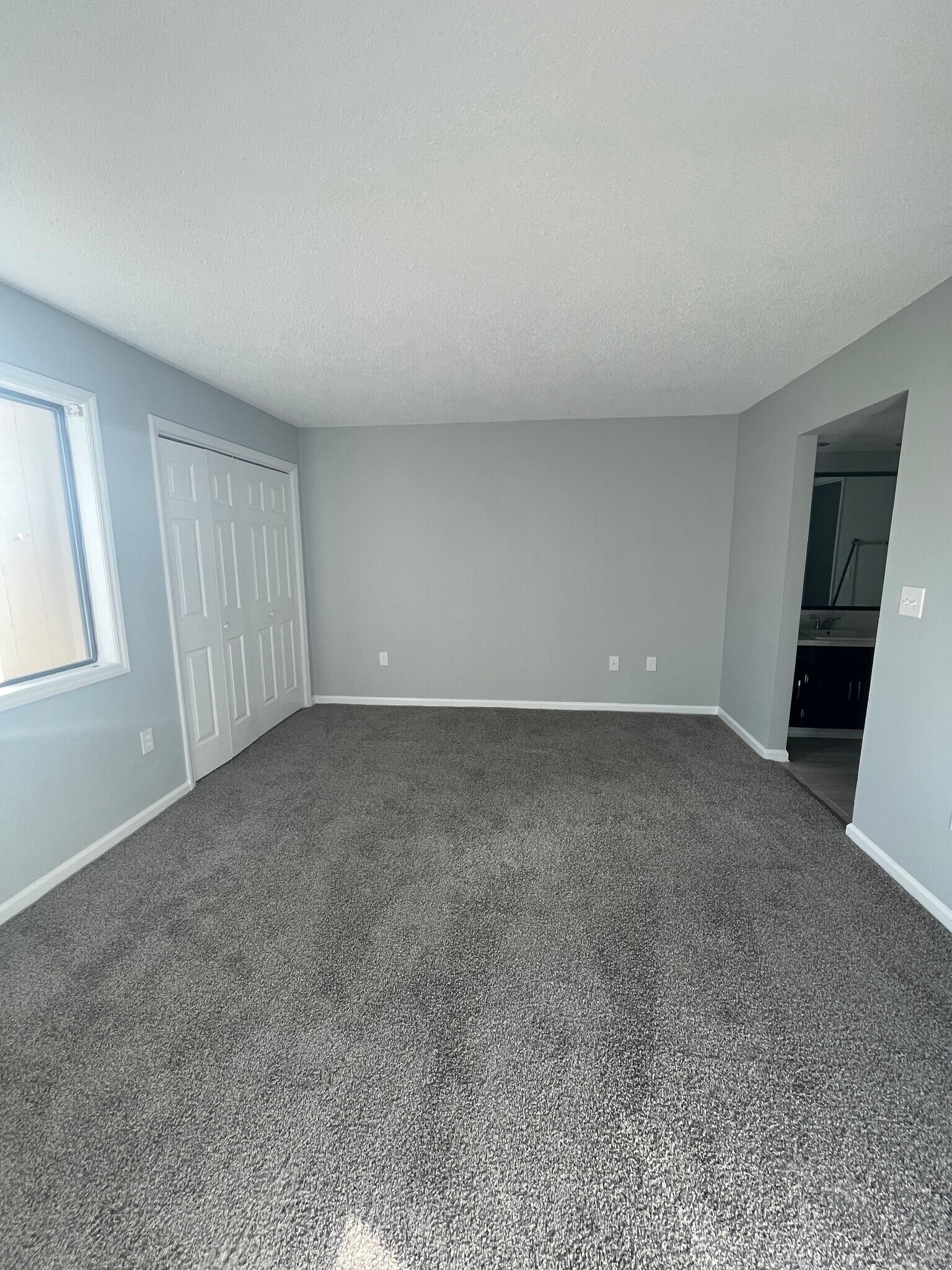 Building Photo - 4222 Pinehurst Cir