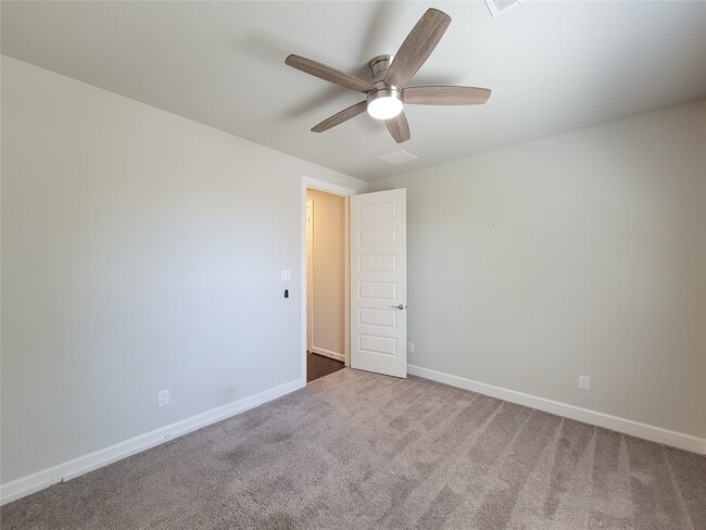 Building Photo - 935 W Lacey Garden Loop