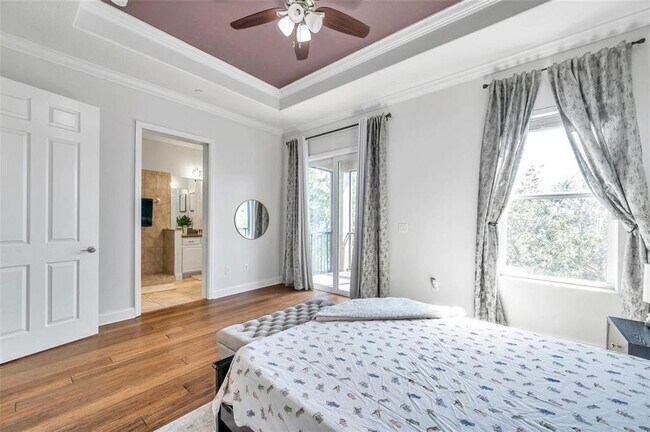 Building Photo - 10050 Bayou Grande