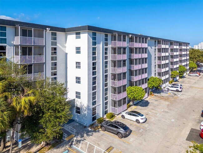 Building Photo - 16851 NE 23rd Ave