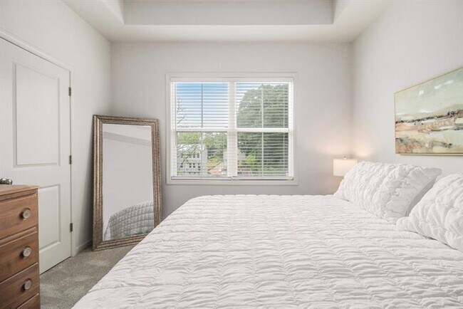 Building Photo - 2016 Bixby Byway Dr SE