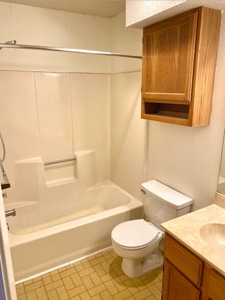 Building Photo - 8000 Tuscarora Trl