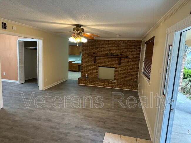 Building Photo - 19136 Pineville Rd