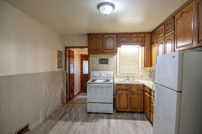 Building Photo - 2-Bedroom Duplex