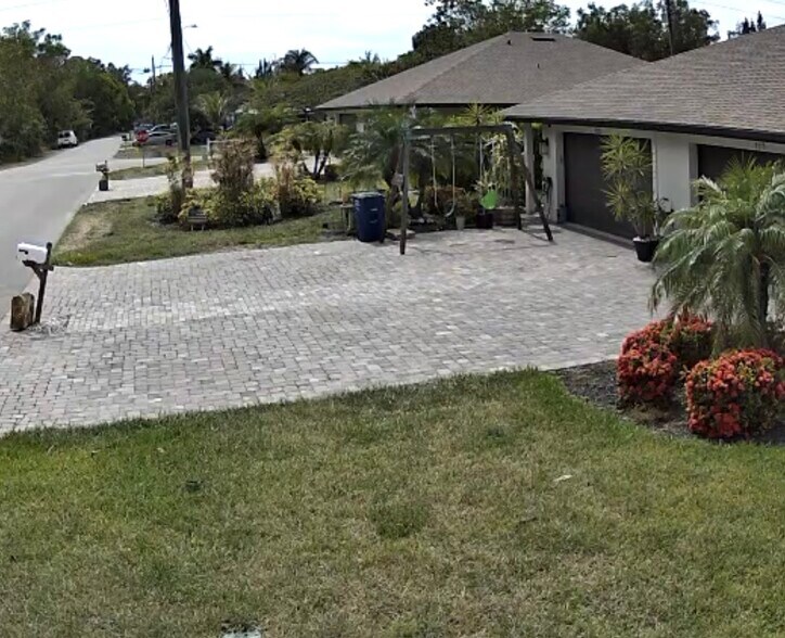 Driveway - 9775 Alabama St