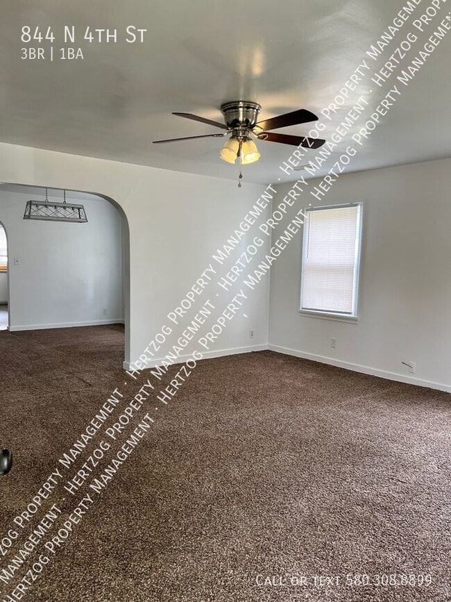 Building Photo - 844 N 4th St