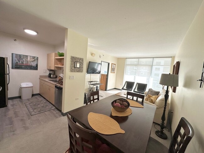 Building Photo - Furnished 1 bedroom, 1 bath in Acqua Vista...