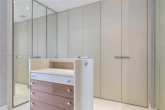 Building Photo - 17749 Collins Ave