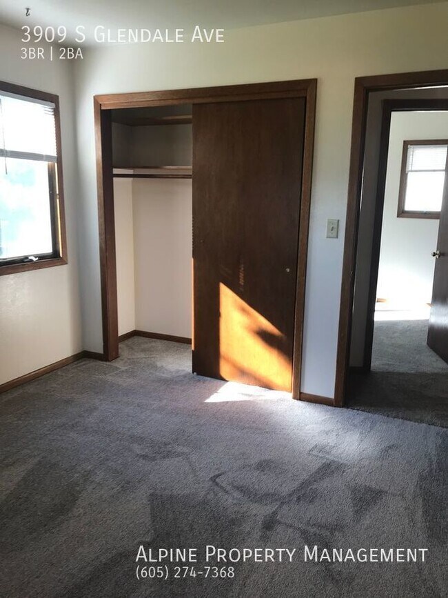 Building Photo - 3 Bed/2 Bath House For Rent!!